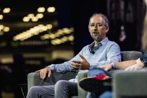 ‘Do you really think it’s Satoshi?’ Speculation over bitcoin founder swirls at Paris Blockchain Week